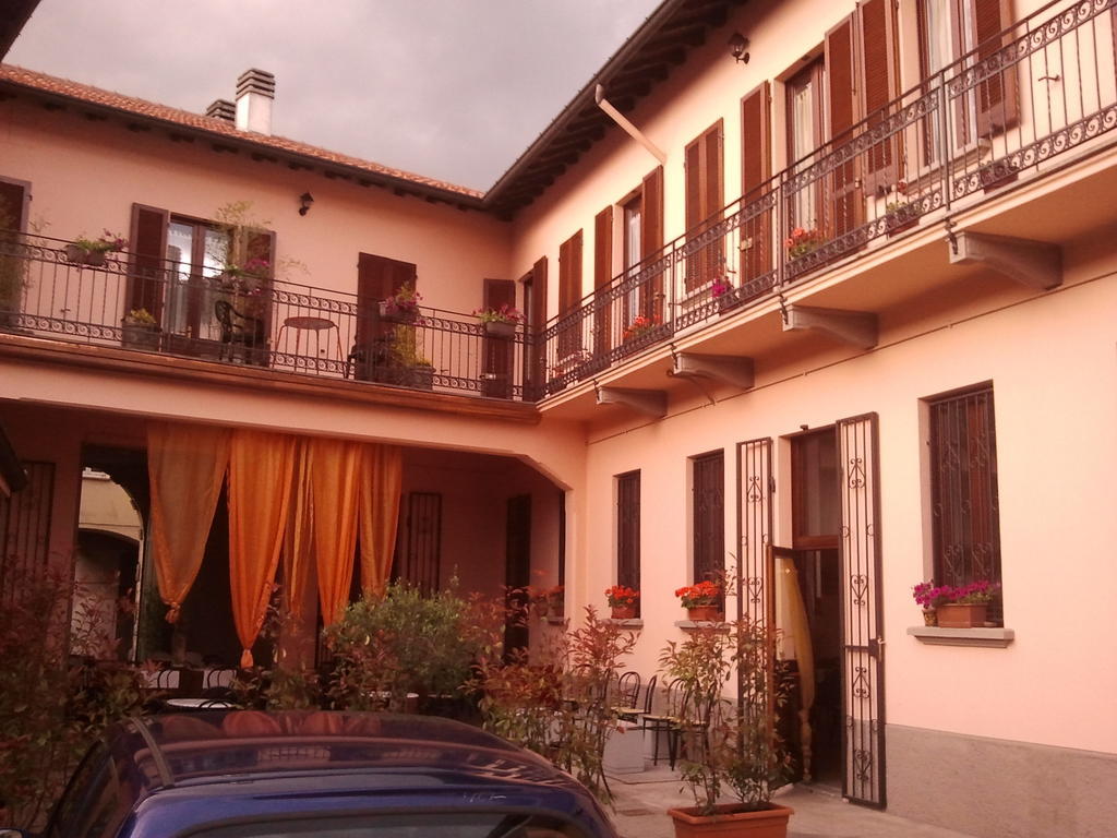 Hôtel La Corte Del Poeta à Buscate Extérieur photo