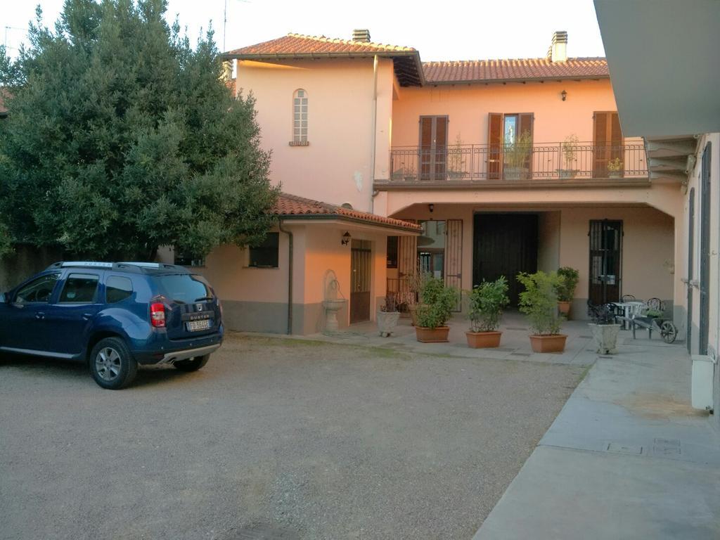 Hôtel La Corte Del Poeta à Buscate Extérieur photo