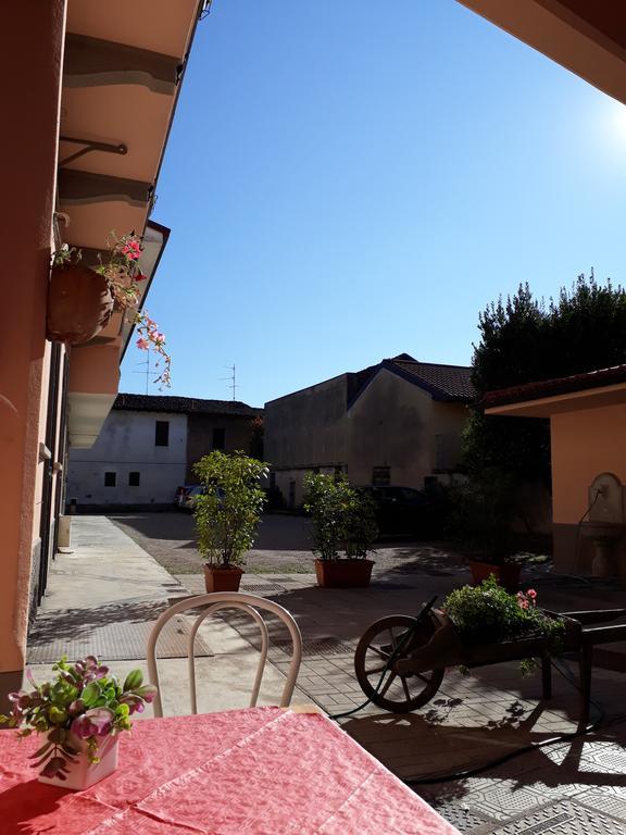 Hôtel La Corte Del Poeta à Buscate Extérieur photo