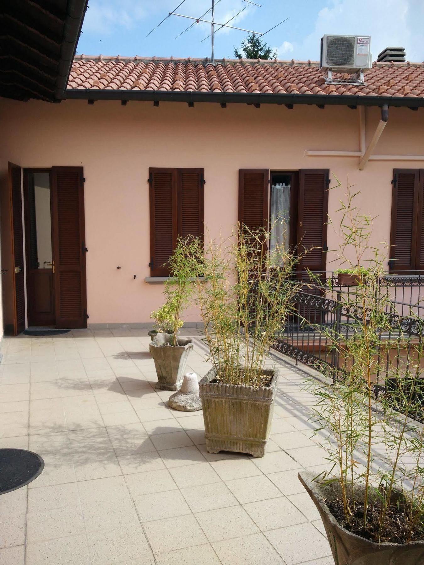 Hôtel La Corte Del Poeta à Buscate Extérieur photo