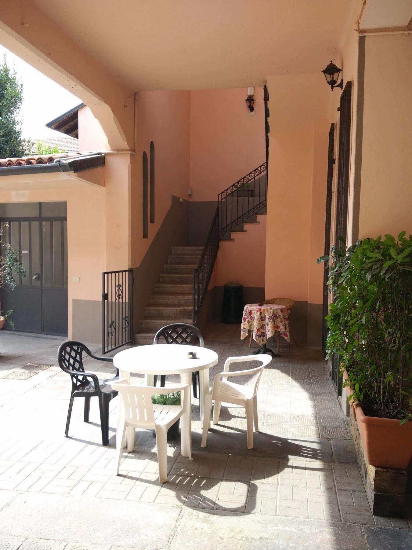 Hôtel La Corte Del Poeta à Buscate Extérieur photo