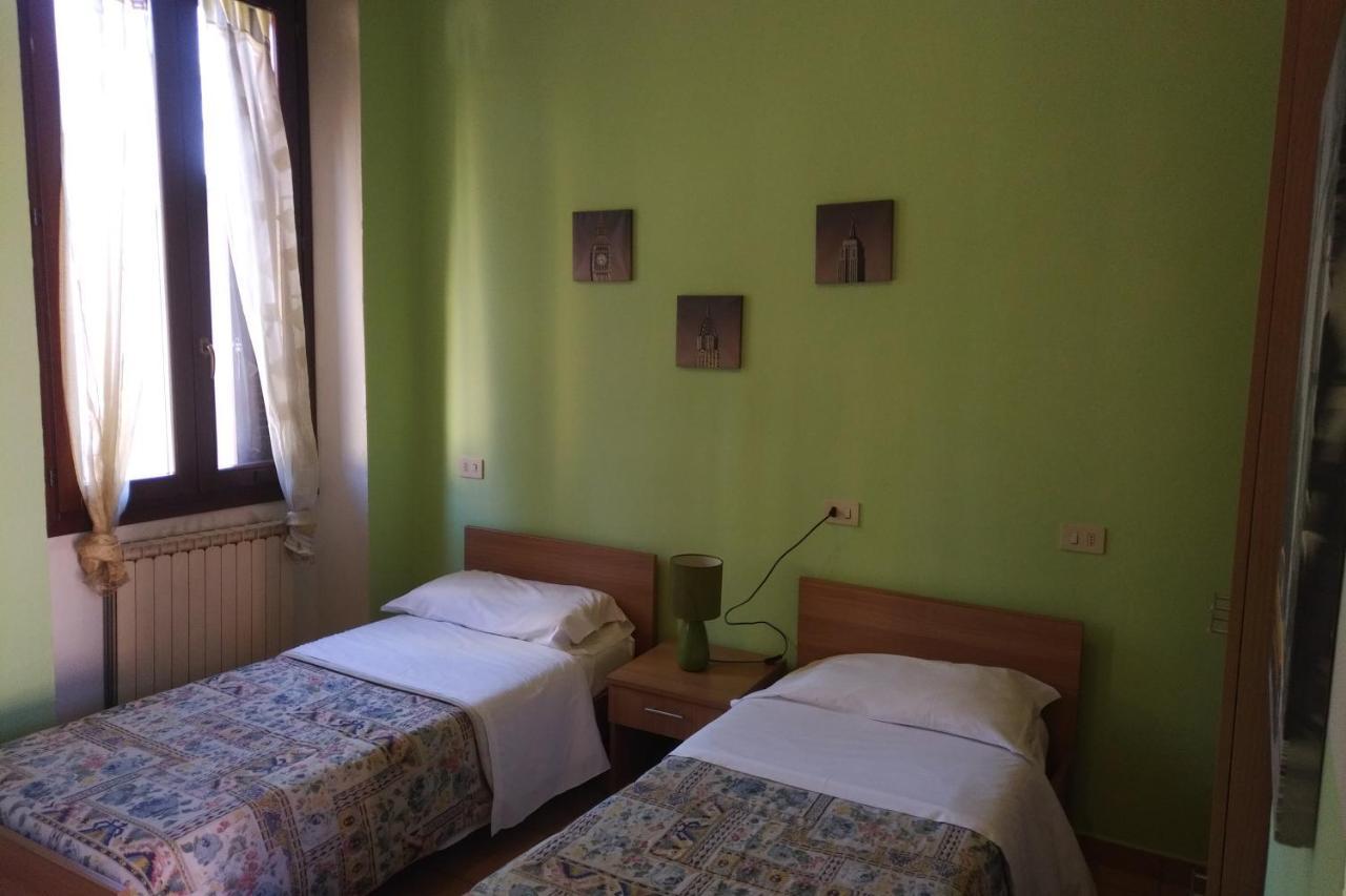 Hôtel La Corte Del Poeta à Buscate Extérieur photo
